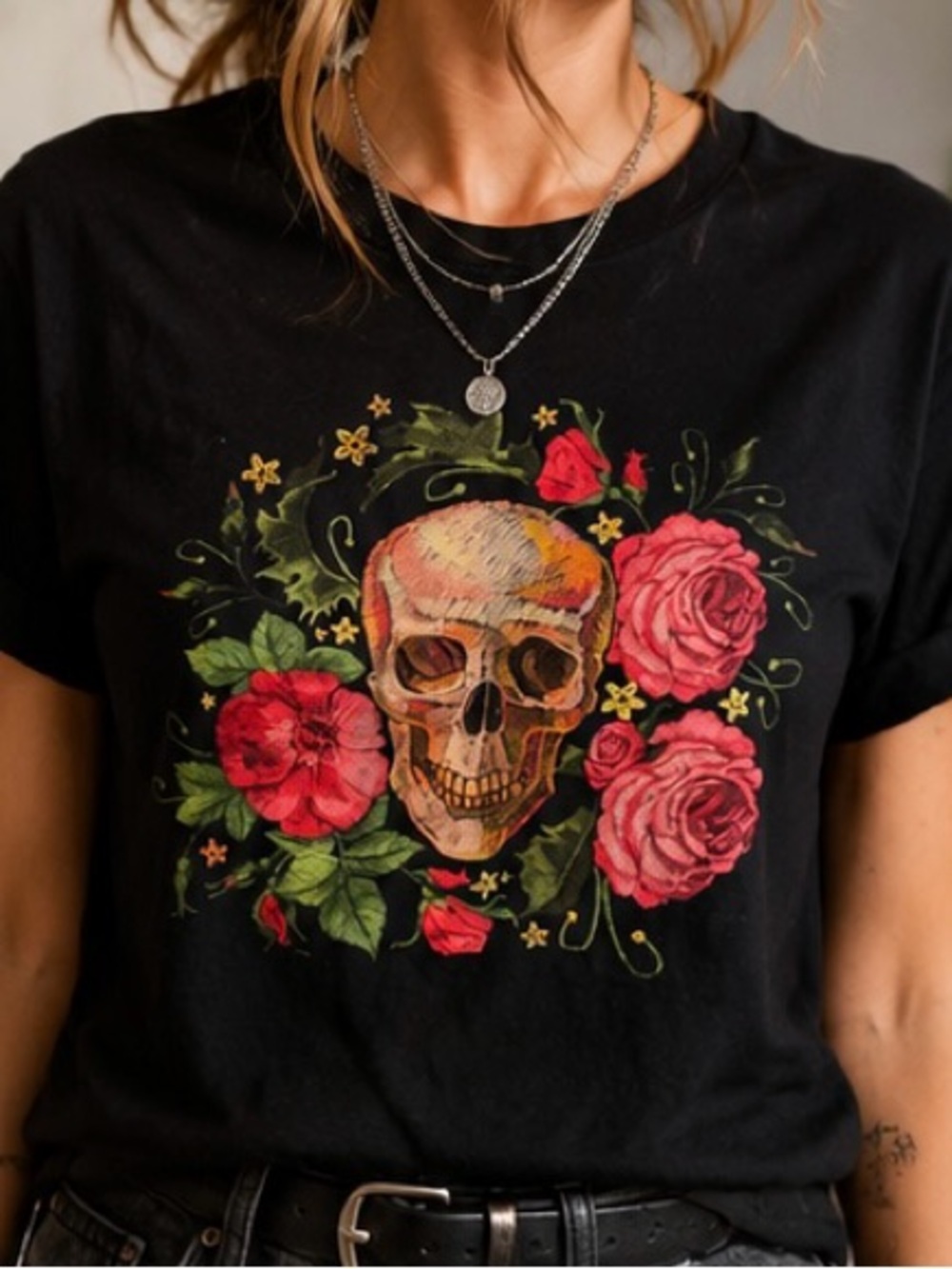 Vintage Style Skull Floral Graphic Black Gildan T-Shirt Medium